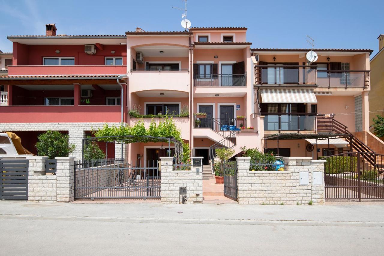 Apartments Ingrid Pula Exterior foto