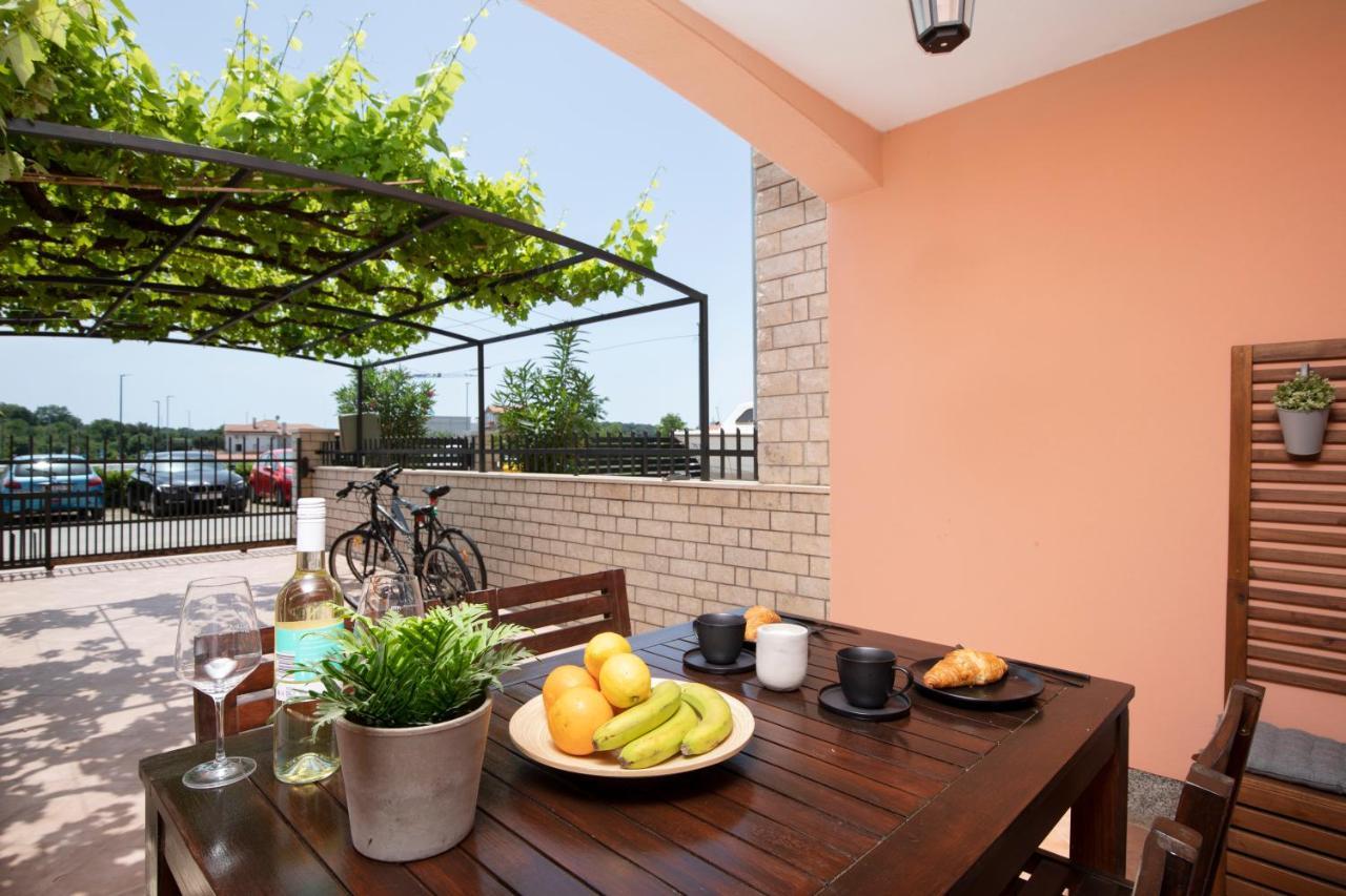Apartments Ingrid Pula Exterior foto